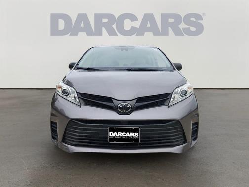 2020 Toyota Sienna SE