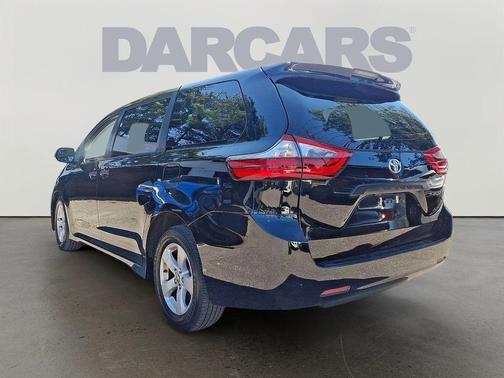 2020 Toyota Sienna SE