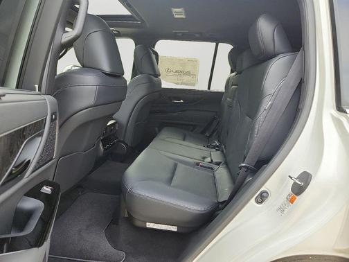 2025 Lexus LX 600 Luxury