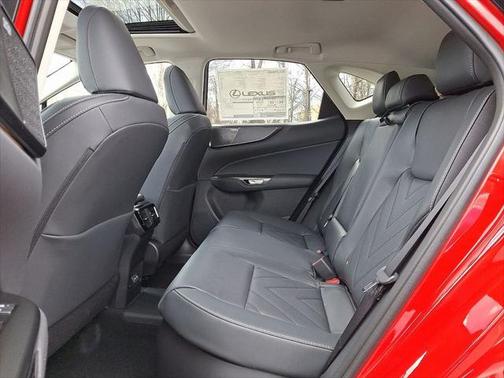 2025 Lexus NX 450h+ Luxury