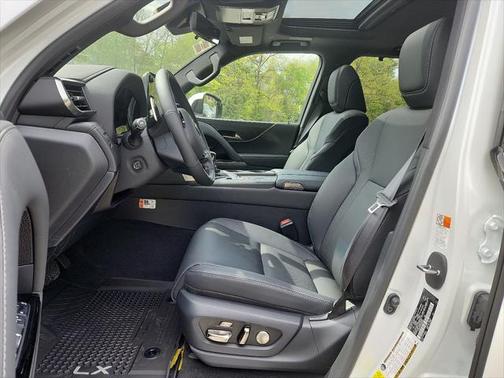 2025 Lexus LX 600 Luxury