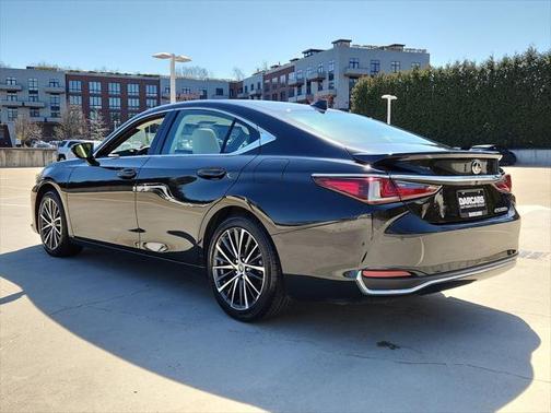 2025 Lexus ES 300h Premium