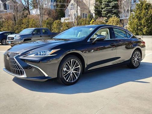 2025 Lexus ES 300h Premium