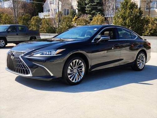 2025 Lexus ES 300h Luxury