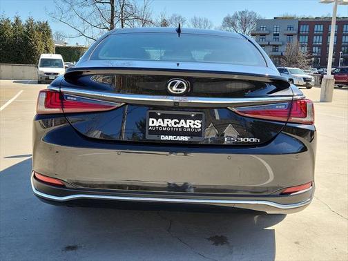 2025 Lexus ES 300h Luxury