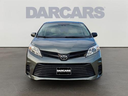 2020 Toyota Sienna SE