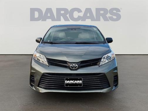 2020 Toyota Sienna SE