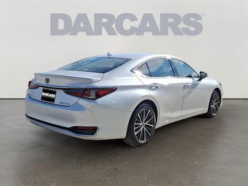 2025 Lexus ES 300h Premium