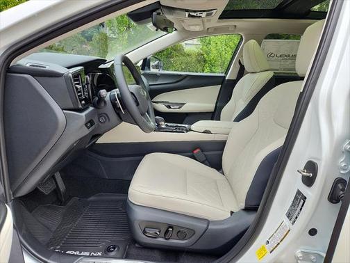 2025 Lexus NX 450h+ Luxury