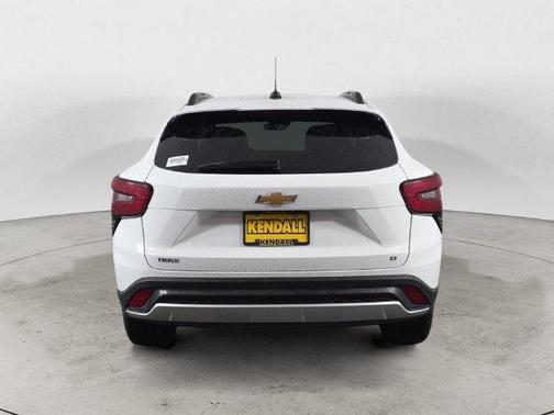 Summit White 2025 Chevrolet Trax LT