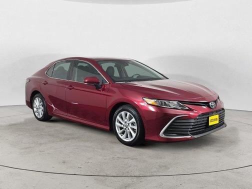 Pearl 2021 Toyota Camry LE