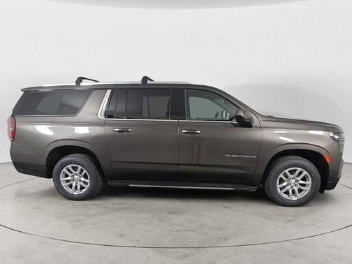 Graywood Metallic 2021 Chevrolet Suburban LT