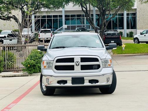 Bright Silver Metallic Clearcoat 2014 RAM 1500 SLT
