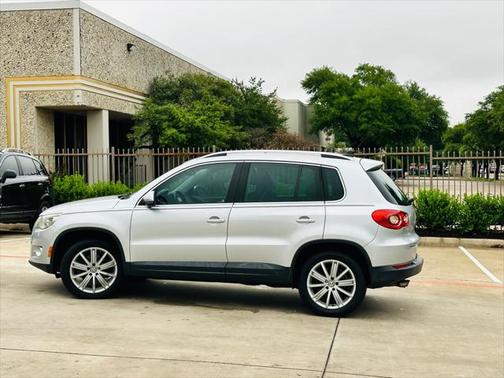 2011 Volkswagen Tiguan SEL