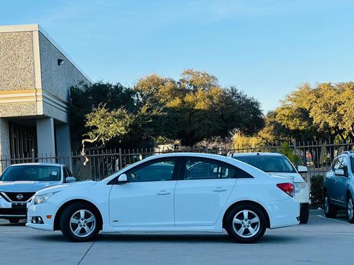2011 Chevrolet Cruze 2LT