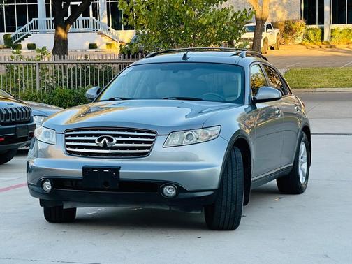 2004 INFINITI FX35 Base