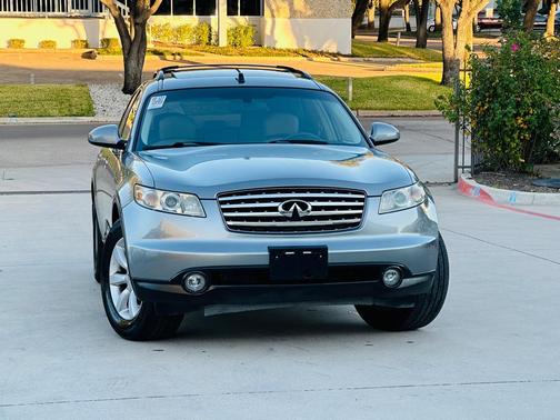 2004 INFINITI FX35 Base