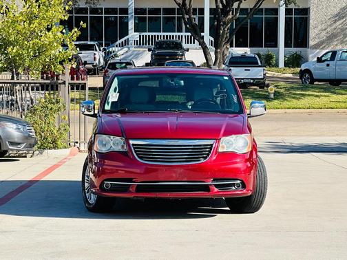 2013 Chrysler Town & Country Touring-L