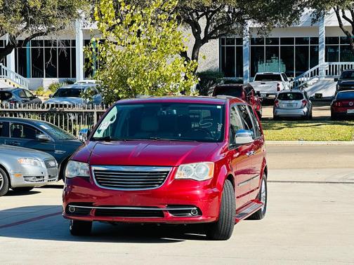 2013 Chrysler Town & Country Touring-L