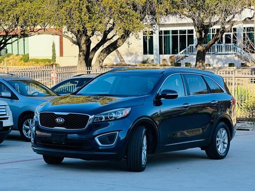 2017 Kia Sorento LX
