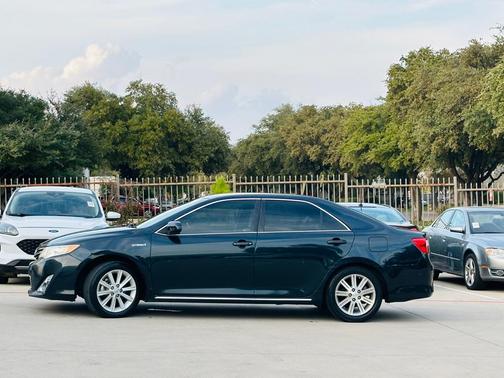 2013 Toyota Camry Hybrid XLE