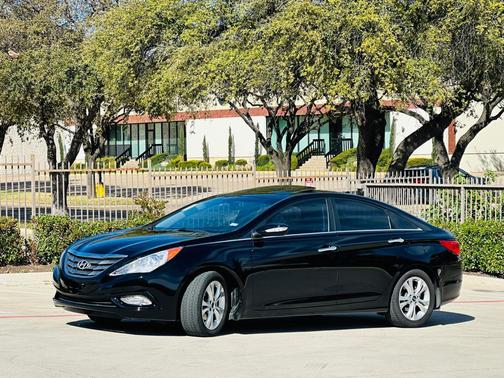 2011 Hyundai SONATA Limited