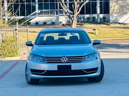 2014 Volkswagen Passat 1.8T S