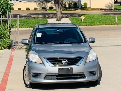 2014 Nissan Versa 1.6 SV