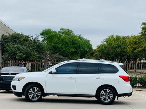 2017 Nissan Pathfinder SL