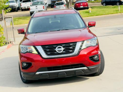 2017 Nissan Pathfinder SL