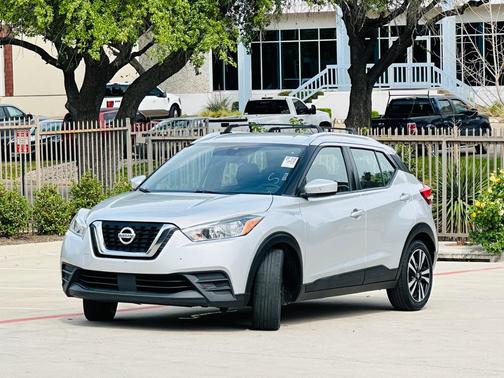 Brilliant Silver Metallic 2020 Nissan Kicks SV