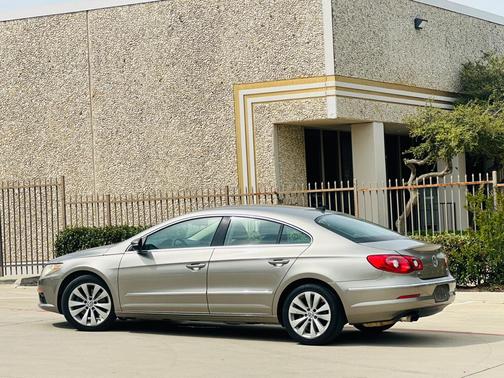 BROWN 2010 Volkswagen CC Sport