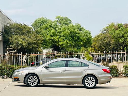 BROWN 2010 Volkswagen CC Sport