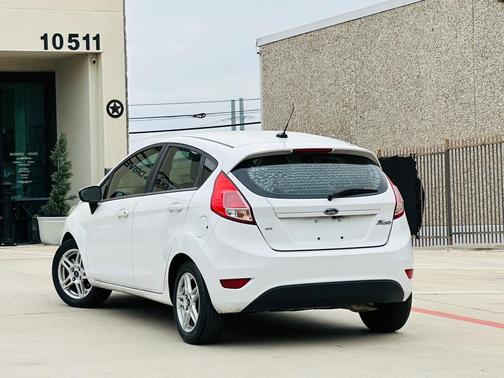 WHITE 2019 Ford Fiesta SE