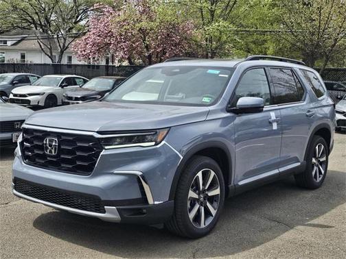 2025 Honda Pilot Touring 8-Passenger