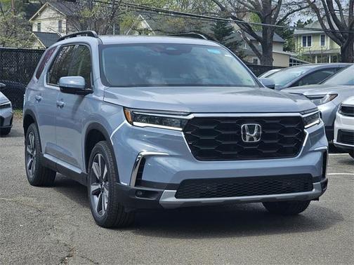 2025 Honda Pilot Touring 8-Passenger