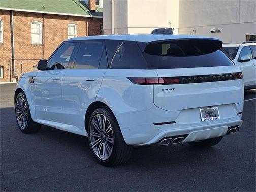 2025 Land Rover Range Rover Sport SE