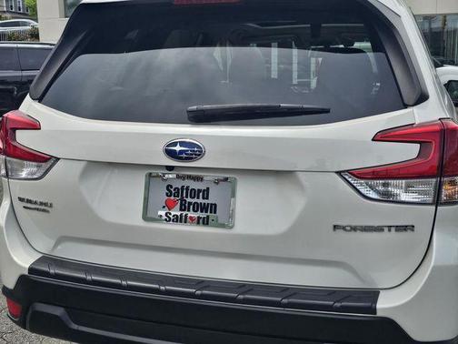 Crystal White Pearl 2021 Subaru Forester Premium