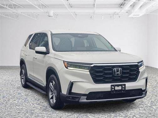 2023 Honda Pilot AWD EX-L 8 Passenger