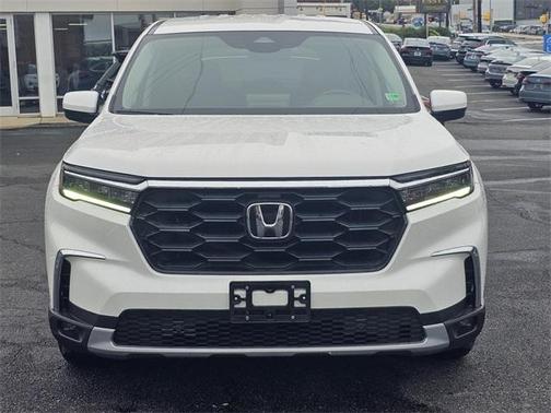 2023 Honda Pilot AWD EX-L 8 Passenger