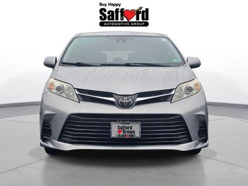 2018 Toyota Sienna LE