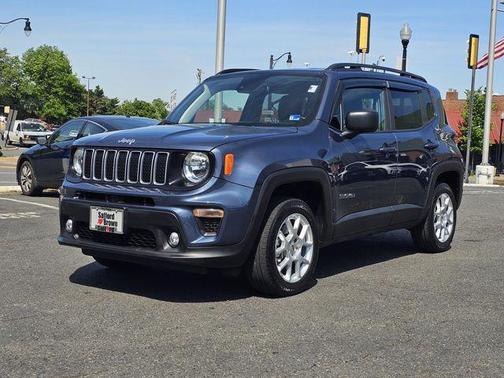 Slate Blue Pearlcoat 2023 Jeep Renegade Latitude
