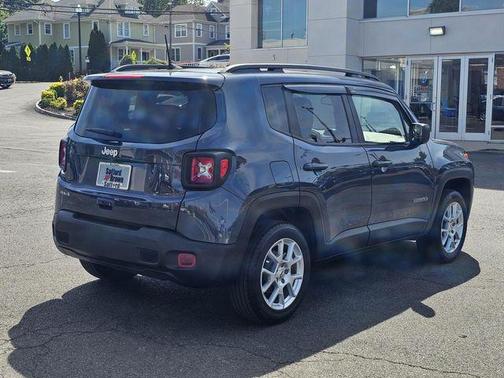 Slate Blue Pearlcoat 2023 Jeep Renegade Latitude