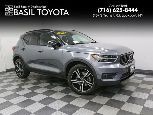 2019 Volvo XC40 T5 R-Design