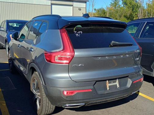 2019 Volvo XC40 T5 R-Design