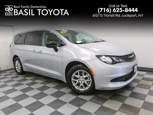 2024 Chrysler Voyager LX