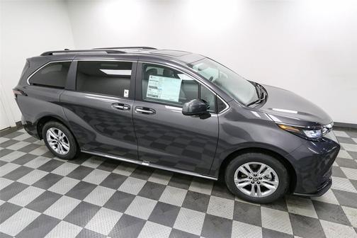 2025 Toyota Sienna XLE
