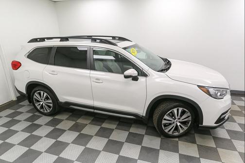 Crystal White Pearl 2020 Subaru Ascent Limited 8-Passenger