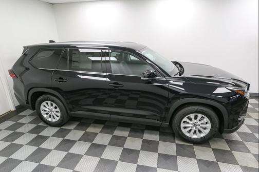 Midnight Black Metallic 2026 Toyota Grand Highlander Hybrid XLE