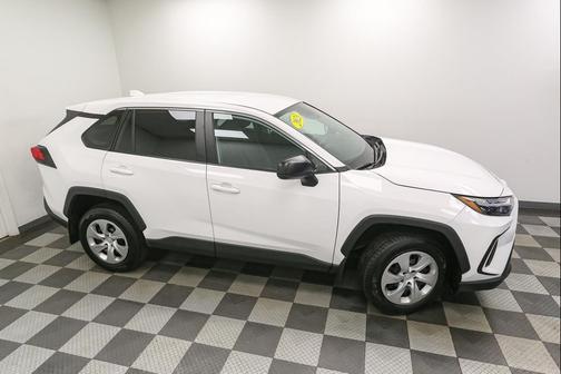 Ice Cap 2023 Toyota RAV4 LE